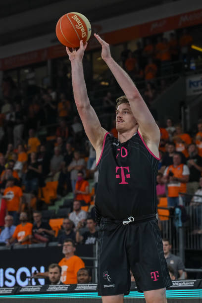 加拿大战平 加拿大战平